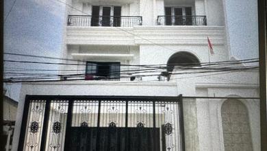 Hunian Elegan di Sunter, Jakarta Utara, 9 KT, LT 318m²
