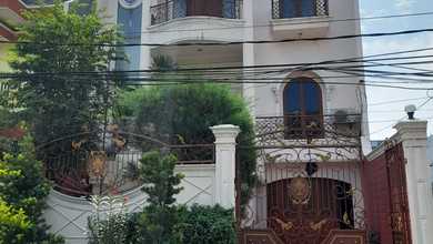 Rumah Elegan di Sunter, Jakarta Utara, 7 KT, LT 400m²