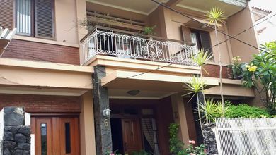 Dijual rumah Mewah di Bintaro, Tangerang Selatan - LT 256m²