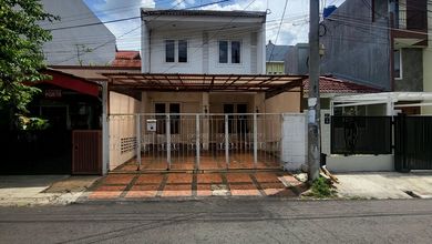Rumah Sewa Murah Lokasi Pondok Indah, Jakarta Selatan, LB 200m²