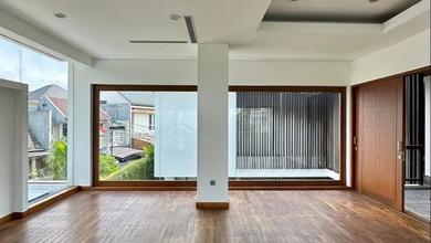 Rumah Mewah di Pondok Indah, Jakarta Selatan, 5 KT, LT 489m²