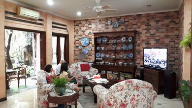 Rumah Mewah di Bintaro, Tangerang Selatan, 4 Kamar Tidur, LT 256m²