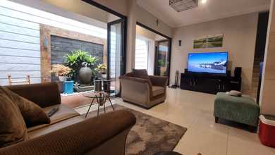 Penawaran Langka, rumah Mewah di Graha Raya Bintaro, Tangerang Selatan, LB 200m²