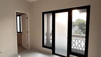 Jual Rumah Nyaman di Kota Wisata, Bogor - LT 144m²