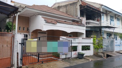 Kesempatan Rumah di Tomang, Jakarta Barat, LB 100m², Harga 2,5 Miliar