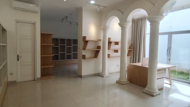 Disewakan Rumah Murah di Gading Serpong, Tangerang, LT 180m²