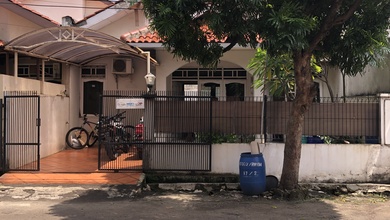 Properti Siap Huni di Kawasan Ciputat, Tangerang Selatan, LT 120m²