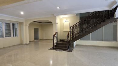 Rumah Elite di Kawasan Tebet, Jakarta Selatan, LB 500m², Harga 7 Miliar