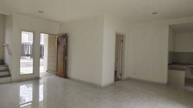 Rumah Minimalis Disewakan di Suvarna Sutera, Tangerang, Harga Ekonomis