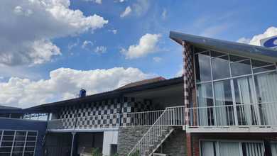 Ruang Usaha Ex Garasi Mobil, Sangat Cocok untuk Showroom Lokasi Jatibening