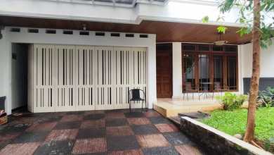 Hunian Elegan di Pejaten, Jakarta Selatan, 6 KT, LT 275m²