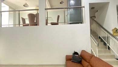 Promo Rumah di Galaxy, Bekasi, LB 212m², Harga 1,8 Miliar