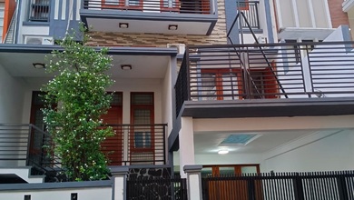 Rumah Area Luxury Palmerah, Jakarta Barat - Harga Menarik 7,5 Miliar