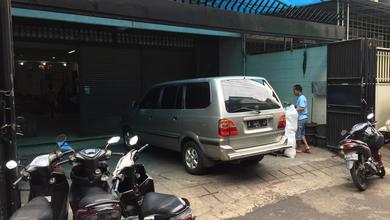 Ruko strategis 2,5 lantai dak beton ,Tanah Abang, Jakarta Pusat
