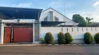 Penawaran Langka, rumah Prestisius di Ciputat, Tangerang Selatan, LB 250m²