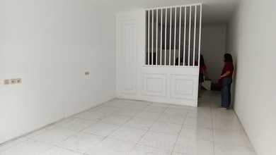 Rumah Dijual di Kelapa Gading, Jakarta Utara, LB 100m², Harga Terbaik!