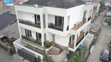 Rumah Area Premium Jatibening, Bekasi - Harga Menarik 4,2 Miliar