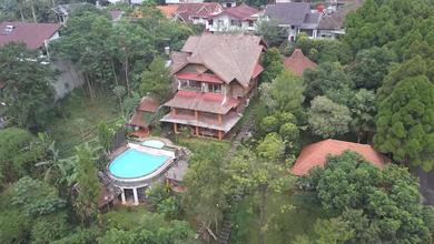 Hunian Mewah di Cinere, Depok, 6 Kamar Tidur, LT 2126m²