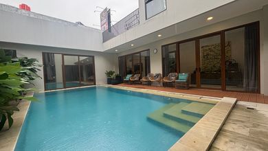 Kesempatan Eksklusif, rumah Mewah di Bintaro, Tangerang Selatan, LB 550m²