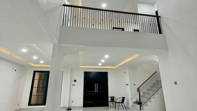 Hunian Elegan di Bintaro, Tangerang Selatan, 4 KT, LT 180m²