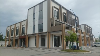 Ruko Gandeng 3 Lantai Il Lago Grande Gading Serpong