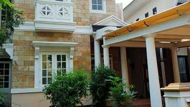 Rumah Siap Huni di Kawasan Kota Wisata, Bogor, LT 144m²