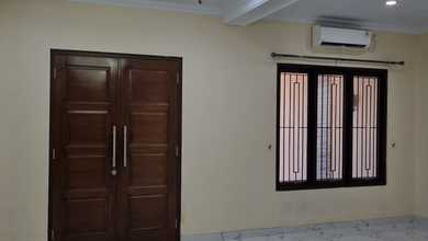 Rumah Sewa Murah Lokasi Kota Wisata, Bogor, LB 330m²