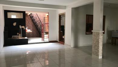 Kesempatan Eksklusif, rumah Prestisius di Pegangsaan, Jakarta Utara, LB 200m²