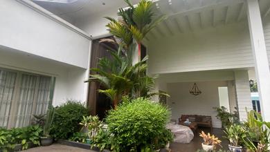 Rumah Mewah di Pejaten, Jakarta Selatan, 5 Kamar Tidur, LT 1158m²