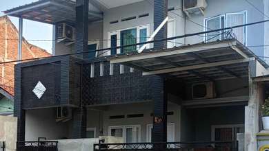 Kesempatan Rumah di Karawaci, Tangerang, LB 165m², Harga 1,35 Miliar