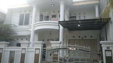 Rumah Dijual di Kelapa Dua, Tangerang, LB 300m², Harga Terbaik!