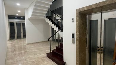 Penawaran Eksklusif, rumah Prestisius di Golf Island, Jakarta Utara, LB 800m²