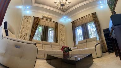 Rumah Area Luxury Tanjung Barat, Jakarta Selatan - Harga Menarik 18 Miliar