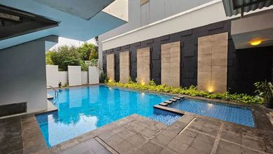 Rumah Area Premium Kota Wisata, Bogor - Harga Terbaik 18 Miliar