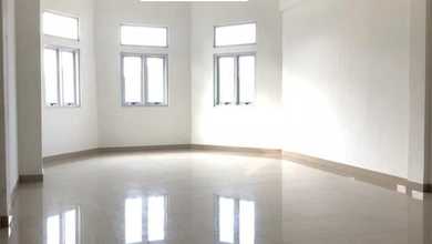 Disewakan/dijual Ruko Dua Lantai, Disamping Mall Ciputra Cibubur.