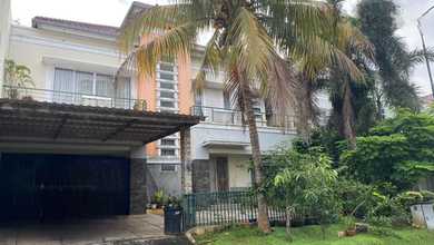 Rumah Elegan di Raffles Hills, Jakarta Timur, 3 KT, LT 300m²