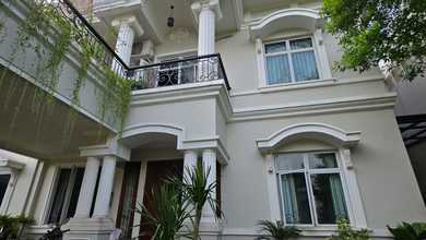 For Sale rumah Eksklusif di Cibubur, Bogor - LT 240m²