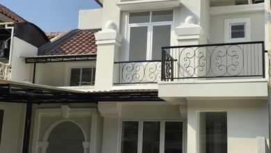 Rumah Dijual di Legenda Wisata, Bogor, LB 200m², Harga Terbaik!