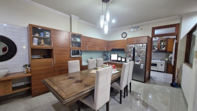 Rumah Prestisius di Kawasan Srengseng, Jakarta Barat, LB 300m², Harga 9,3 Miliar