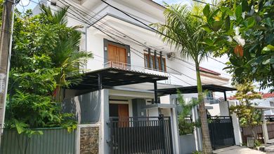 Hunian Mewah di Baranangsiang, Bogor, 6 Kamar Tidur, LT 319m²