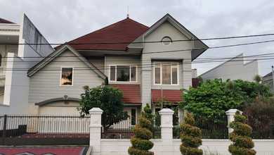 Hunian Mewah di Semolowaru, Surabaya, 6 KT, LT 1000m²