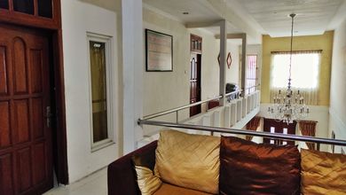 Dijual rumah Mewah di Rungkut, Surabaya - LT 200m²