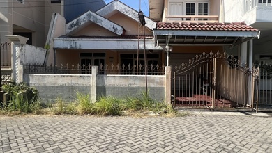 Jual Rumah Nyaman di Semolowaru, Surabaya - LT 135m²