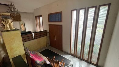 Hunian Elite di Kawasan Jatinegara, Jakarta Timur, LB 185m², Harga 8 Miliar