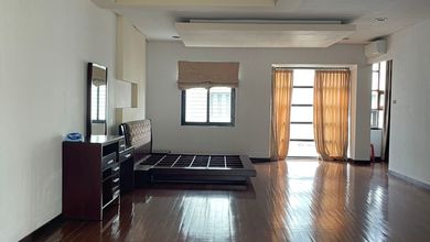 Rumah Elegan di Kemayoran, Jakarta Pusat, 4 KT, LT 300m²