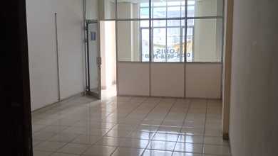 Ruko Nyaman Komplek Parkir Luas