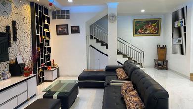 Dijual rumah Mewah di Taman Ratu, Jakarta Barat - LT 178m²