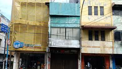 Ruko 2½ Tkt Pinggir Jalan Besar Jl. Asia