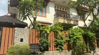 Rumah Area Luxury Galaxy, Bekasi - Harga Menarik 7 Miliar