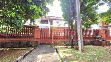 Kesempatan Langka, rumah Prestisius di Pondok Kelapa, Jakarta Timur, LB 500m²